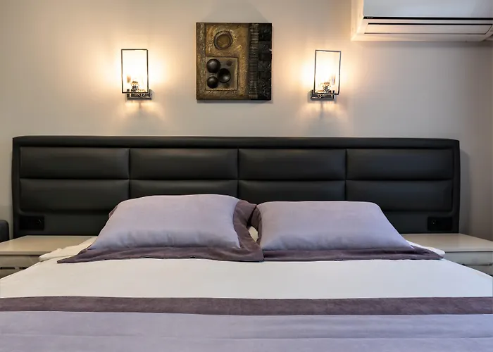A Hotels & Suite