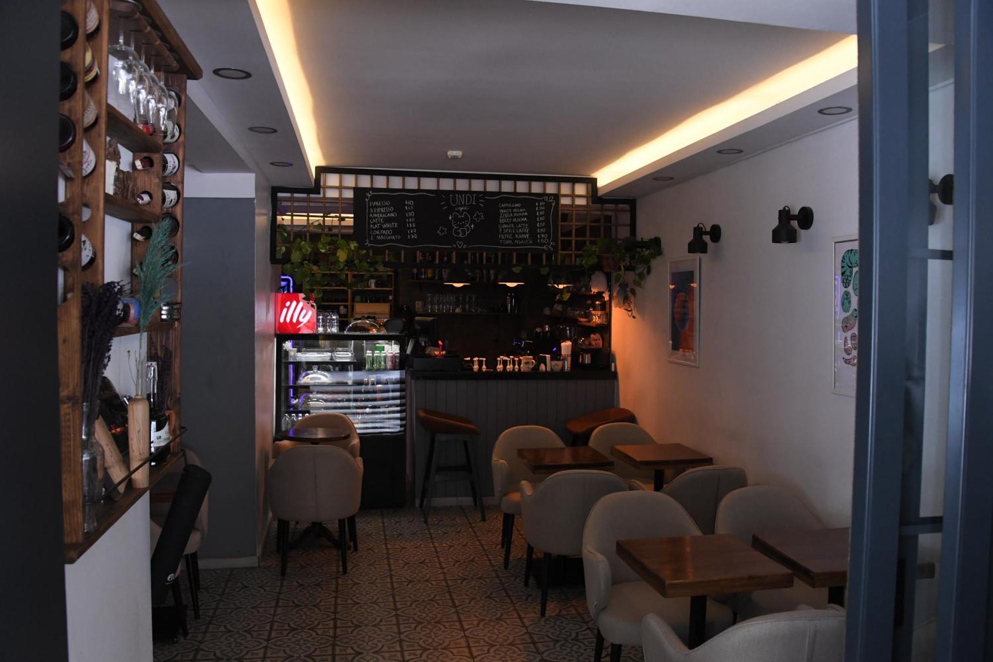 A & Apartment *